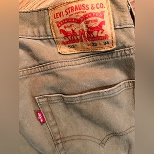 Levi Stratus Khaki color pants 32x34 513’s (discontinued)